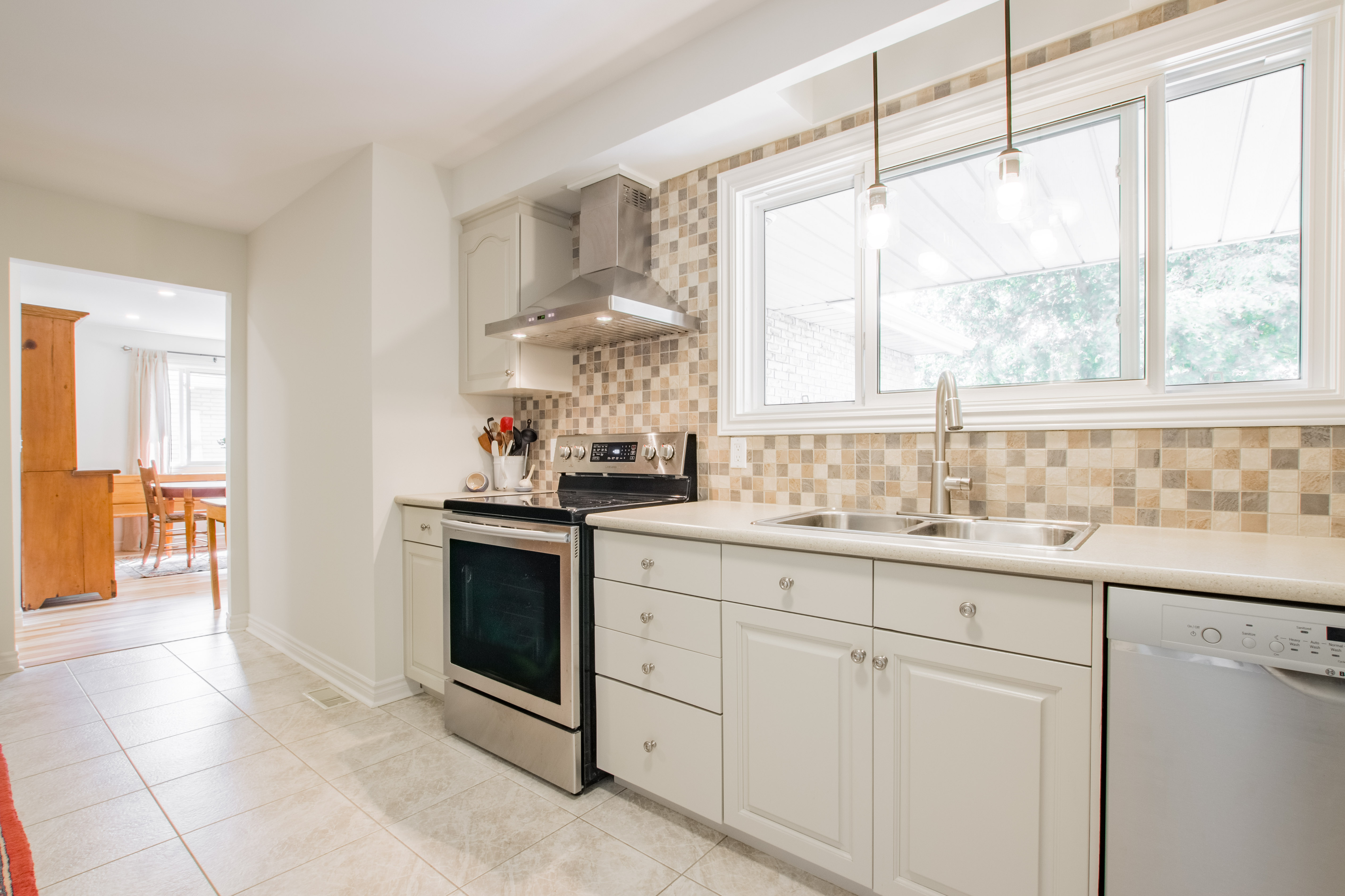 203 Inverness Crescent, Kingston SOLD MaryKathryn MacKenzie, Sales